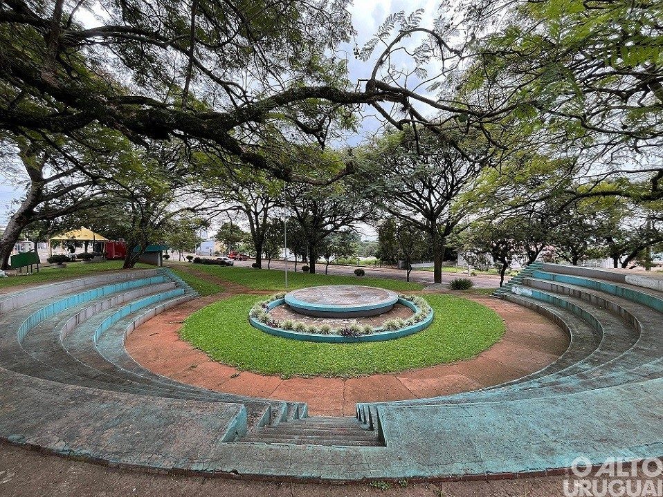 Praça da URI é escolhida pela população de FW para ser revitalizada
