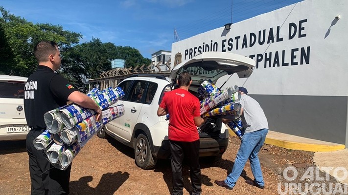 Projeto “Frederico sem Frestas” entrega placas térmicas para assistência social de FW