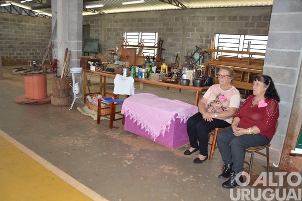 Centenas de mulheres participam de encontro em Jaboticaba