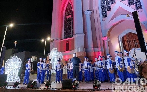 Público prestigia encontro de bandas no Frederico em Luz