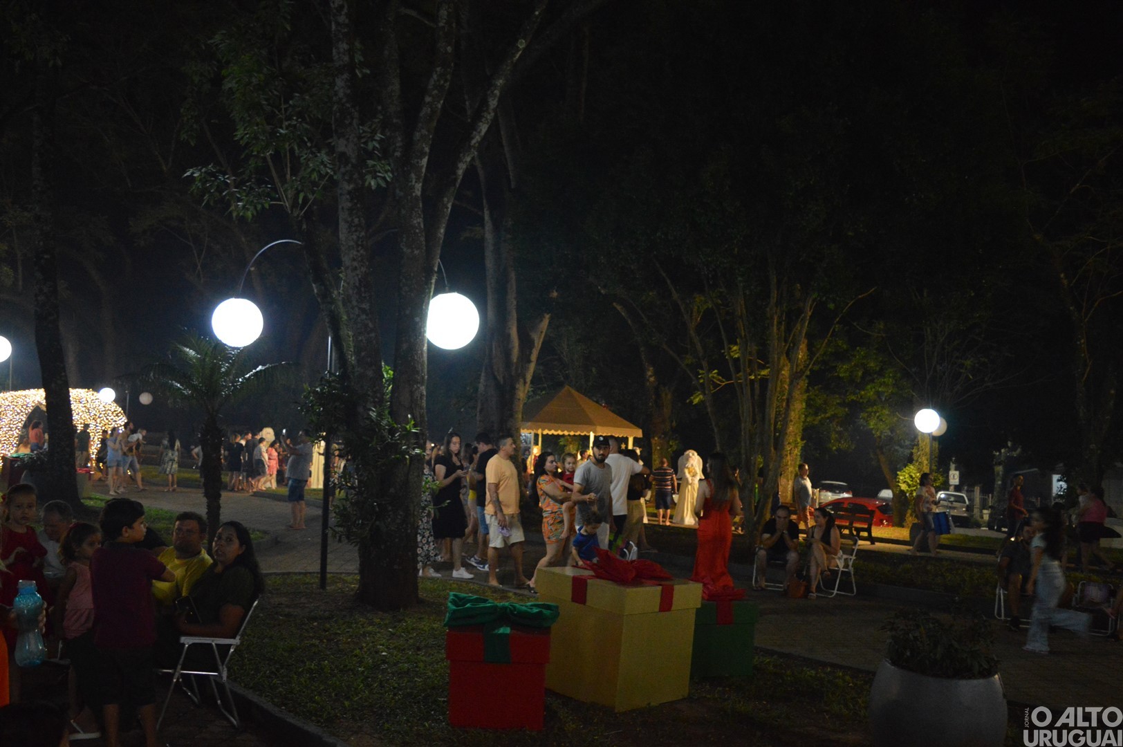 Acendimento de luzes marca a abertura oficial de Natal em Rodeio Bonito