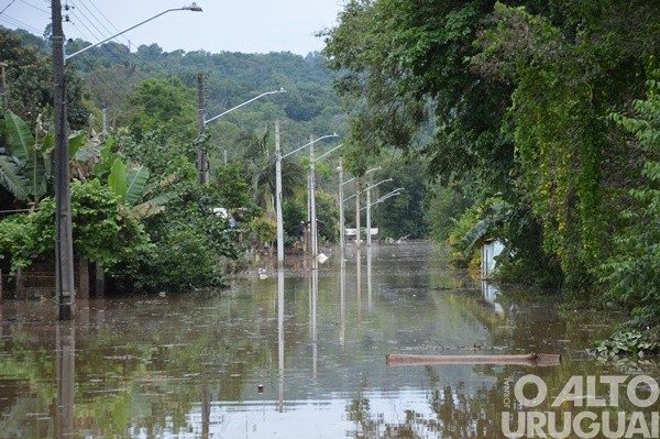 Pessoas atingidas por cheias podem ter abatimento ou isenção na tarifa de água