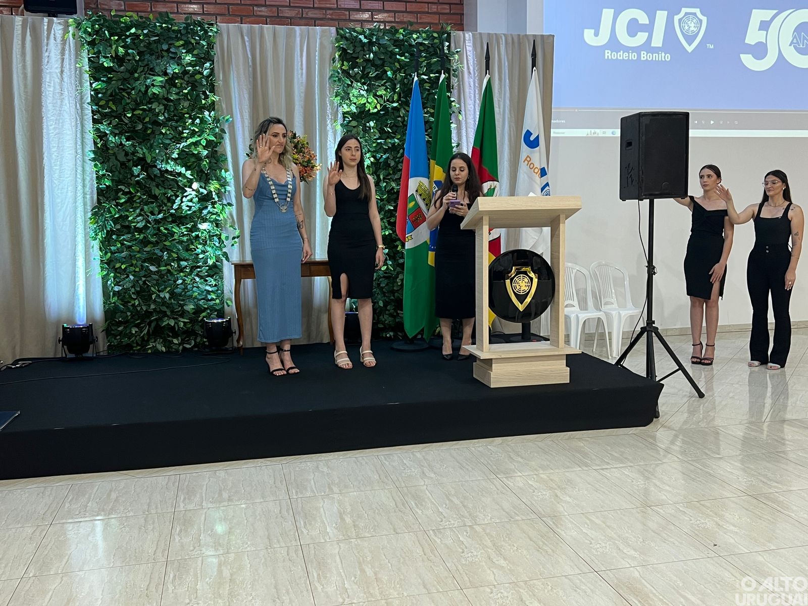 Jantar festivo com honrarias marca os 50 anos da JCI em Rodeio Bonito