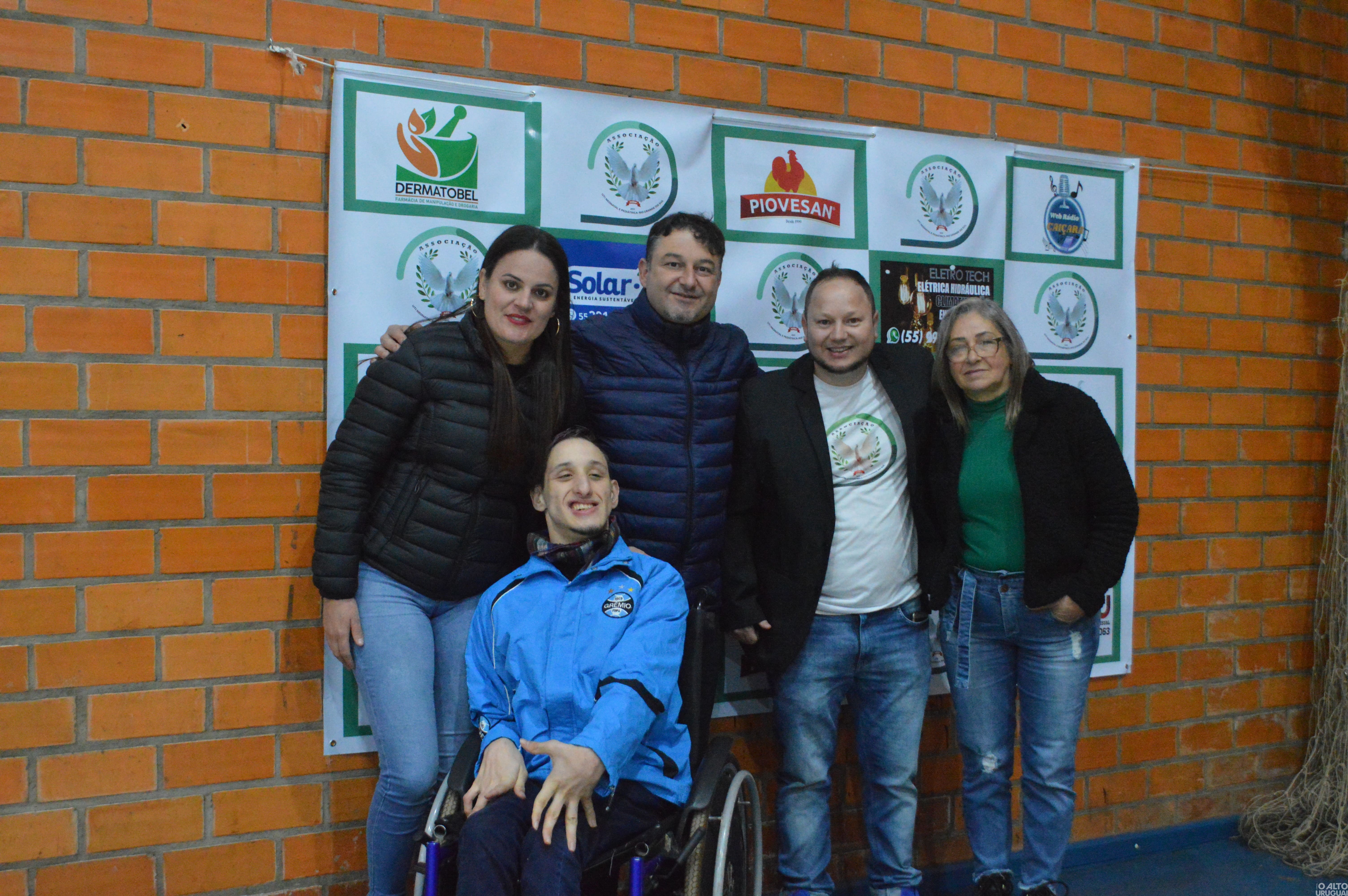 Comunidade participa do jantar beneficente da AUNP/RS