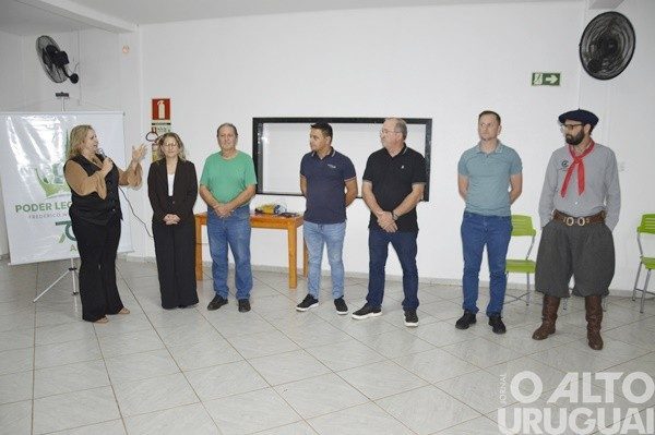 Primeira edição do Legislativo na Comunidade leva vereadores ao bairro Primavera em FW