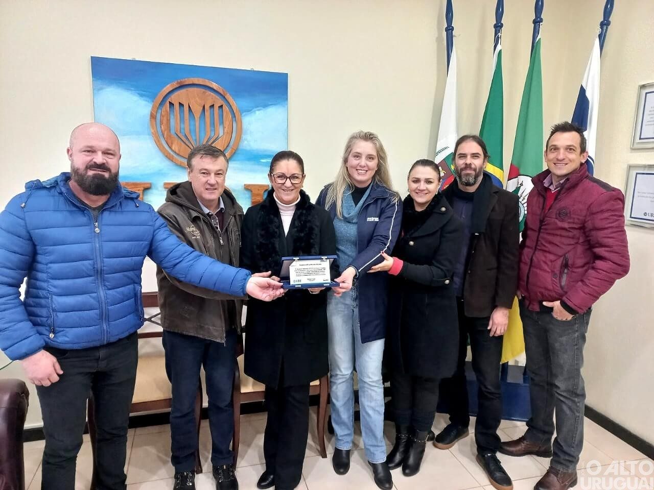 AEFW realiza homenagem à coordenação da URI pelos 30 anos