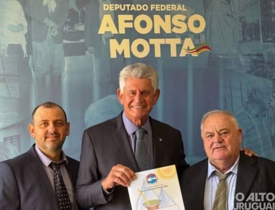 Vicente Dutra recebe nova ambulância viabilizada por emenda parlamentar