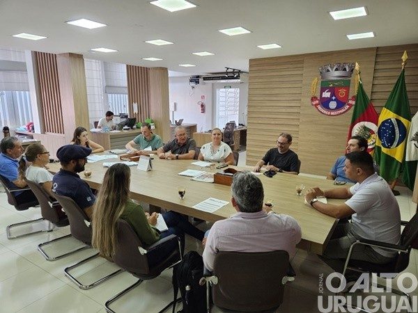 Legislativo de FW recebe representantes da Corsan