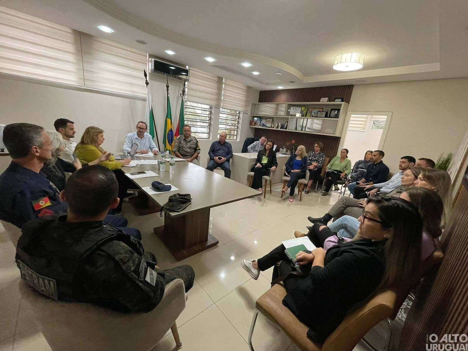 Administração de FW adota estratégias de segurança nas escolas