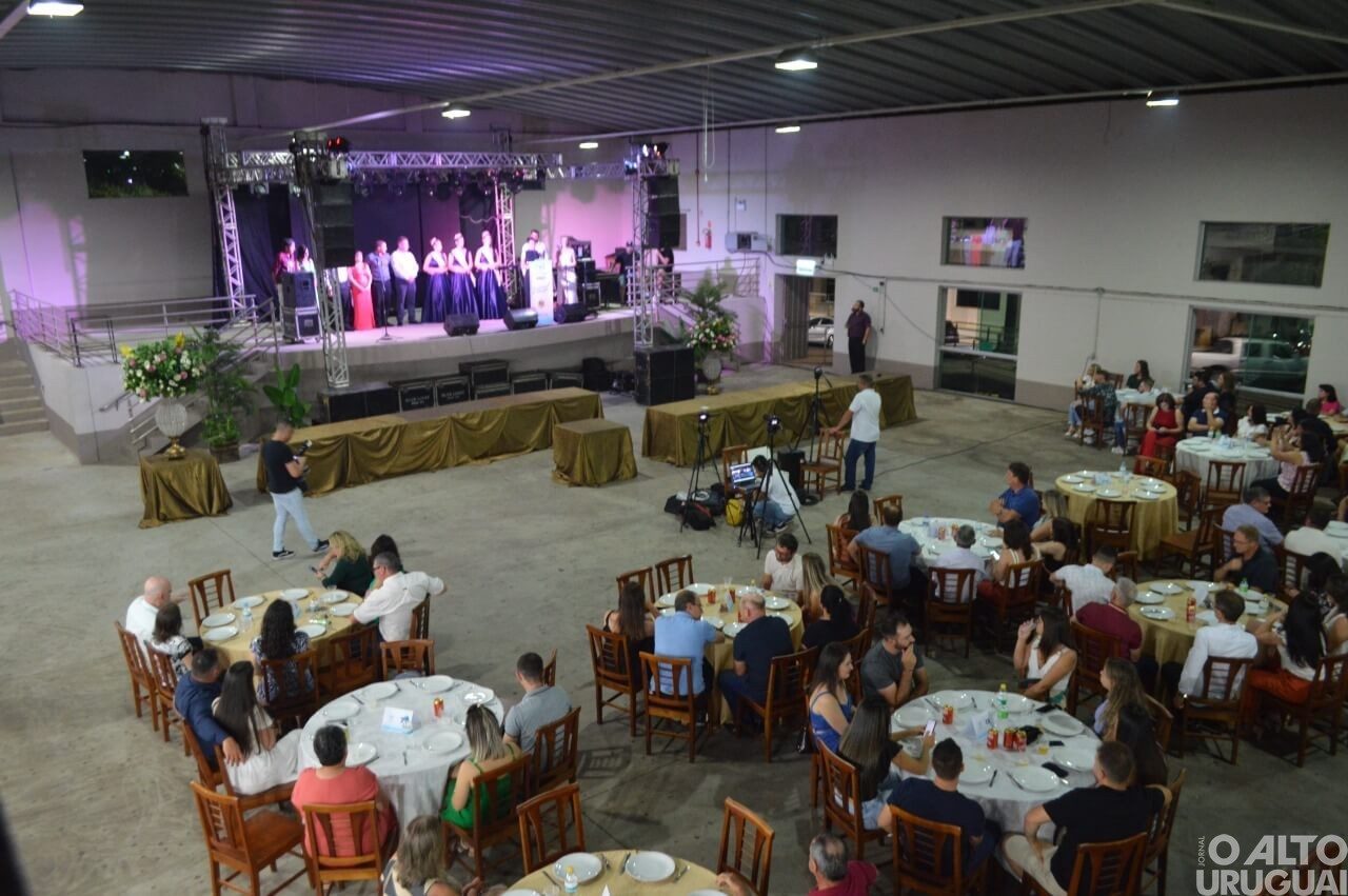 Jantar de lançamento da 14ª edição da Feira do Peixe de Taquaruçu do Sul reúne grande público regional