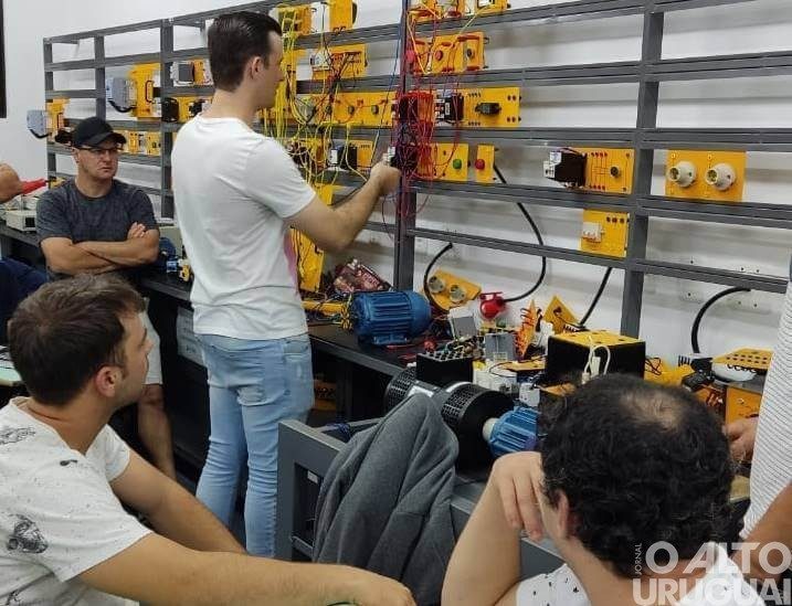 Técnico em Eletrotécnica é uma das novidades da Escola Básica da URI/FW