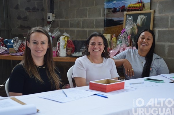 Centenas de mulheres participam de encontro em Jaboticaba