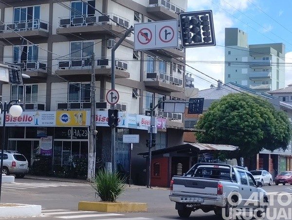 Semáforo da rodoviária está inoperante