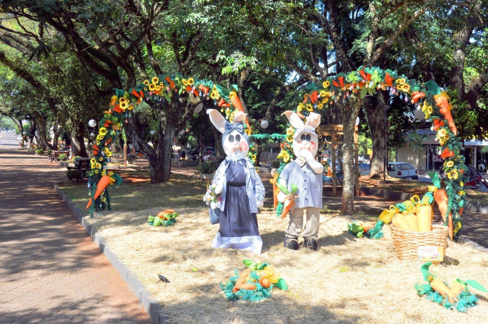 Decoração artesanal é destaque em ornamentação de Páscoa de Rodeio Bonito