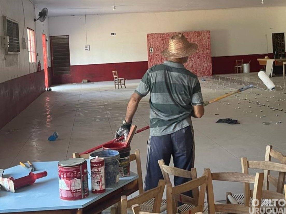 Obras e demandas de comunidades pautam agenda no interior de Caiçara