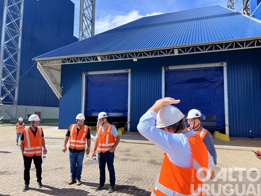 JBS apresenta a estrutura da fábrica de ração em Seberi