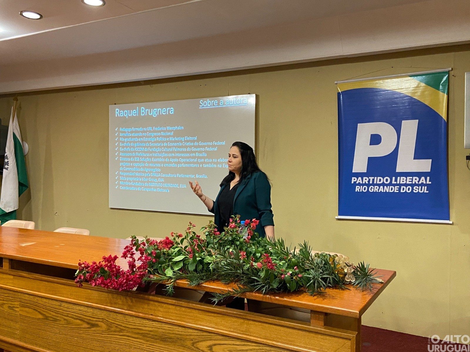 PL: bate-papo com Raquel Brugnera destaca importância de estratégias de campanha