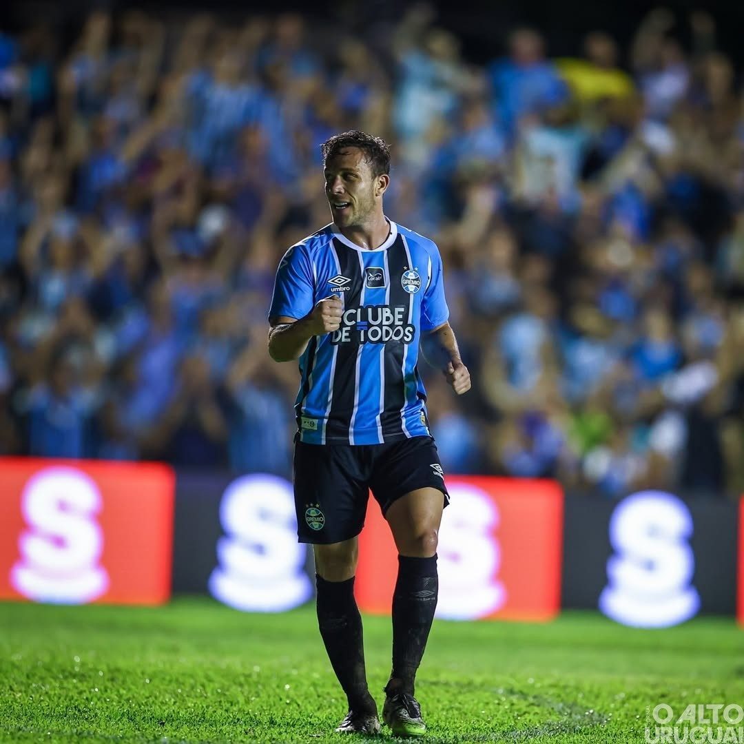 Grêmio goleia o Avenida no primeiro jogo da temporada