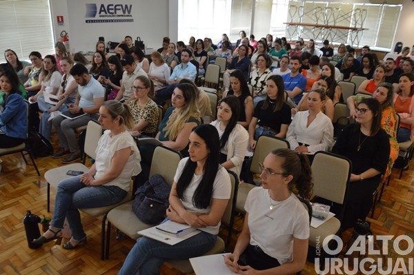 FW sedia eventos para profissionais da saúde da região