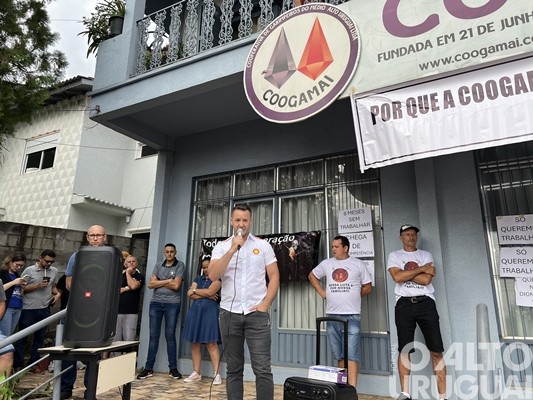 Protesto de garimpeiros mobiliza comunidade em Ametista do Sul