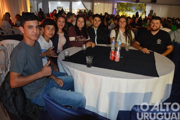Palestra-show com Otélio Drebes reúne mais de 600 pessoas em Seberi