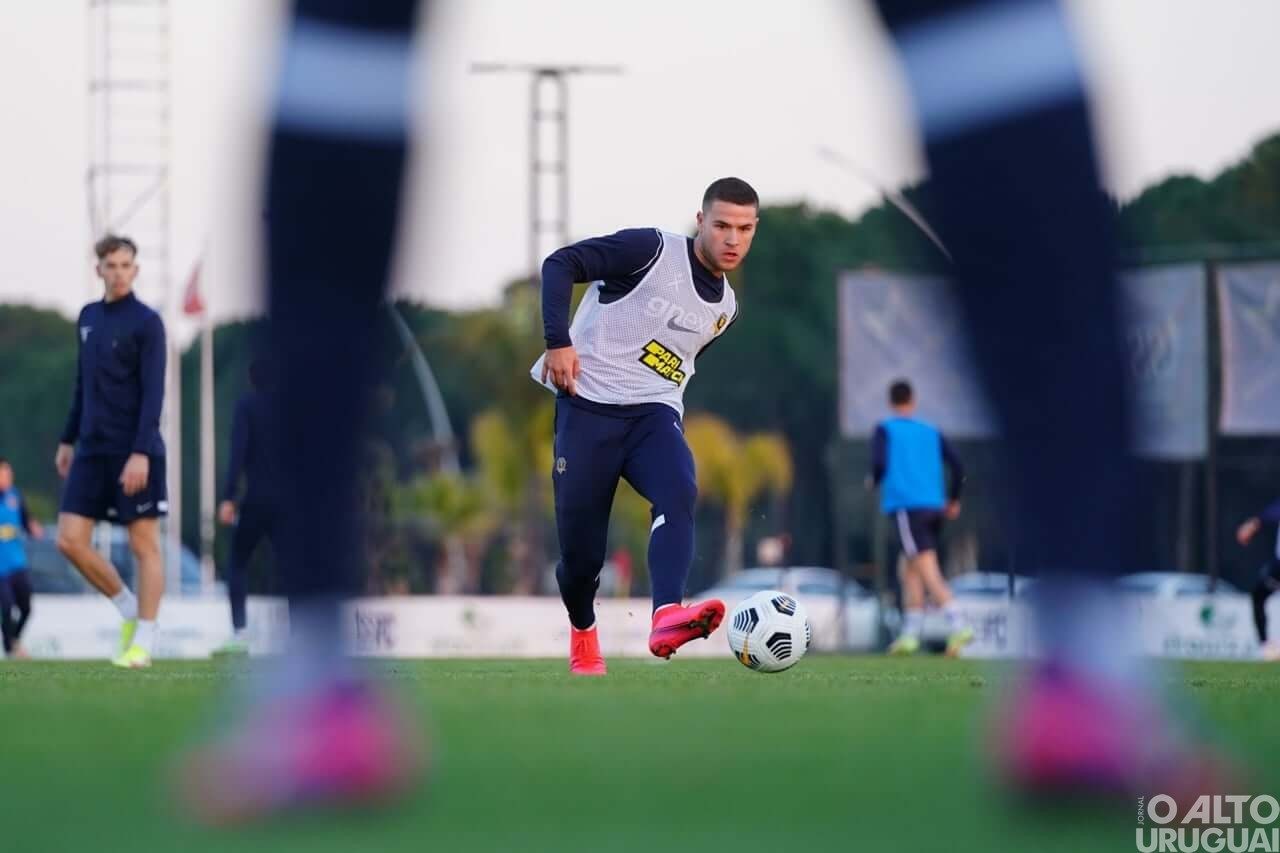 Frederiquense Gabriel Busanello realiza primeiro treino com equipe ucraniana