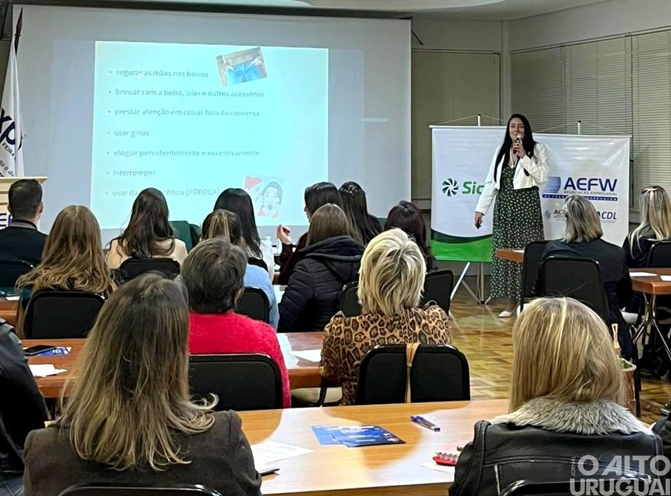 Curso de Etiqueta Profissional é realizado pela Associação Empresarial ACI/CDL