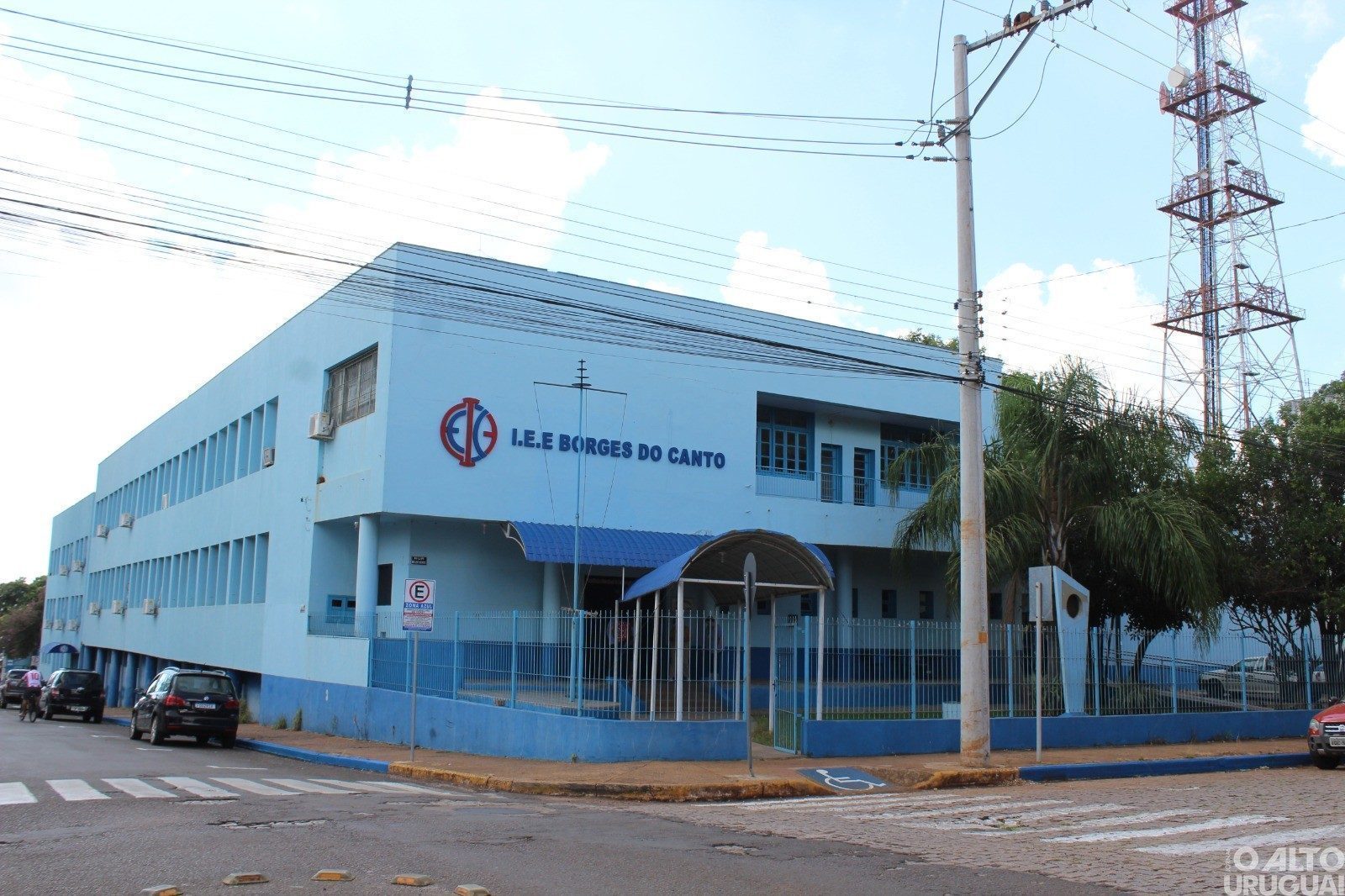 Corpo de Bombeiros entrega alvará de desinterdição da Escola Borges do Canto