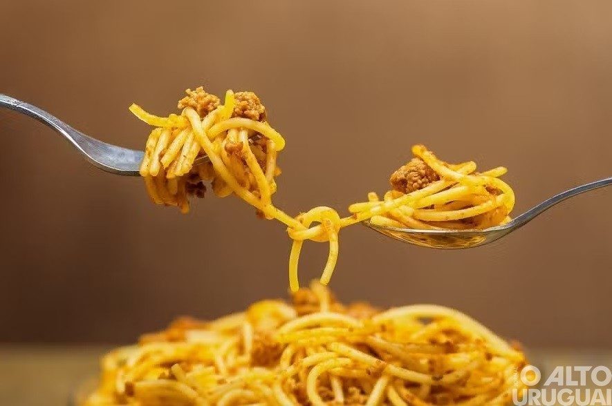 Linha 21 de abril promove 12º Jantar da Massa em FW