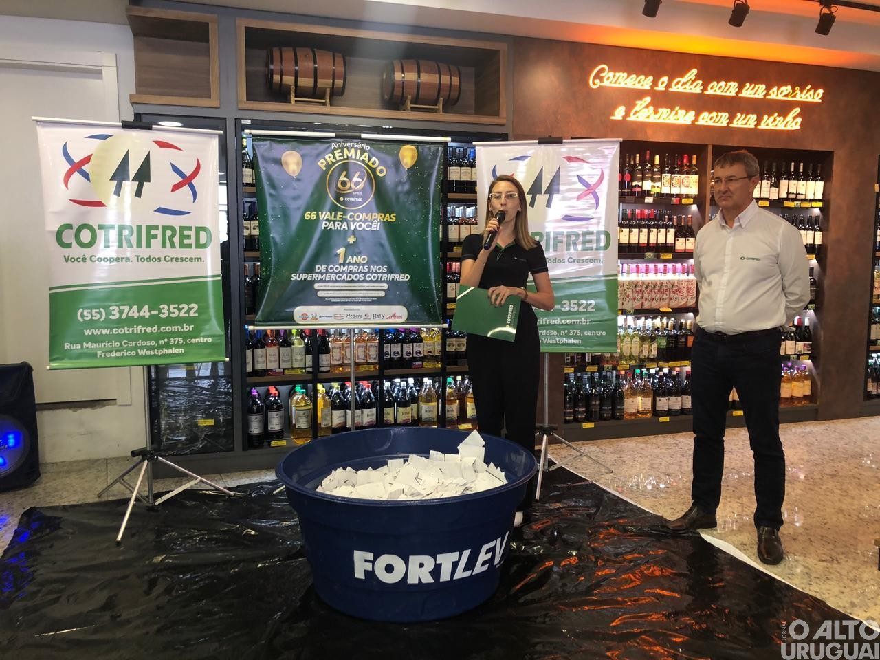 Cotrifred realiza primeiro sorteio da campanha de aniversário
