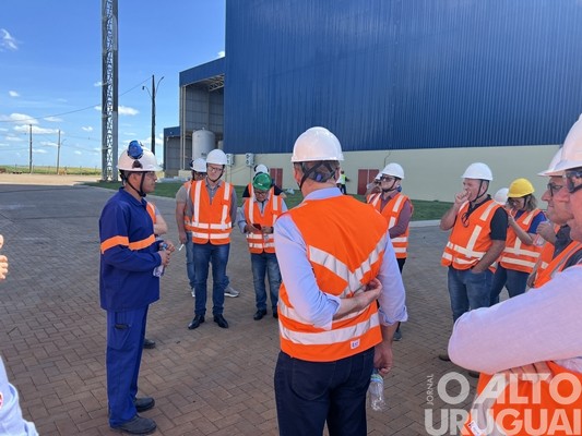 JBS apresenta a estrutura da fábrica de ração em Seberi