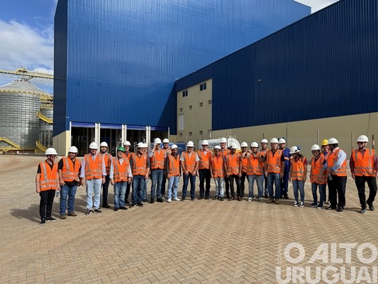JBS apresenta a estrutura da fábrica de ração em Seberi
