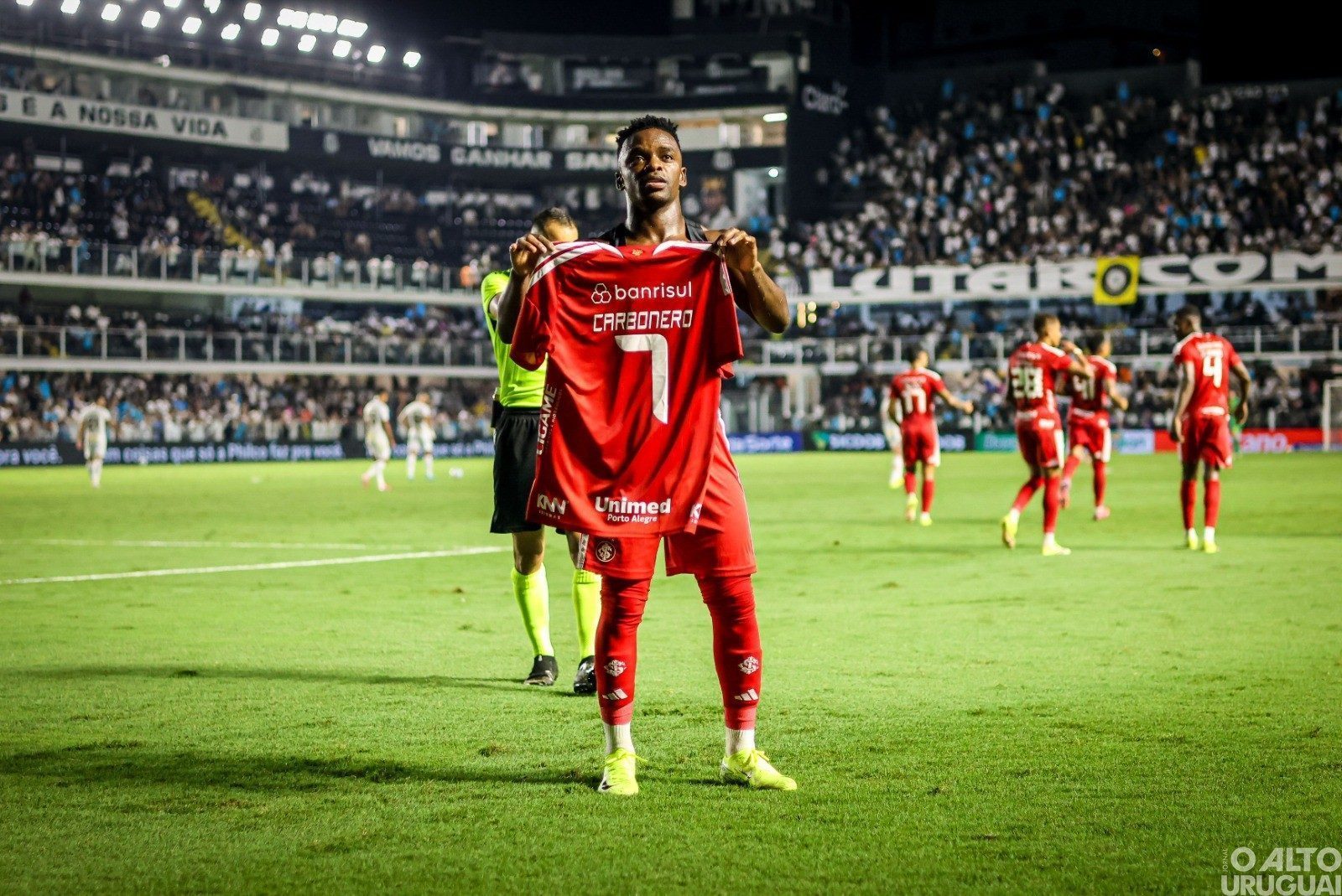 Inter vence o Santos e sai da lanterna do Campeonato Brasileiro