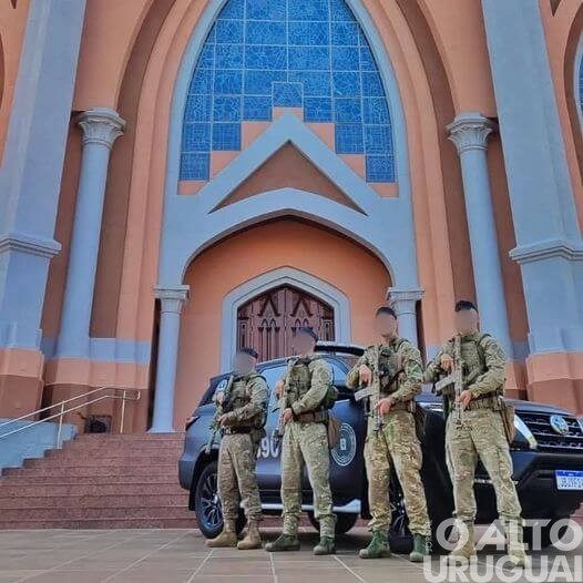 Policiais do Bope chegam à região