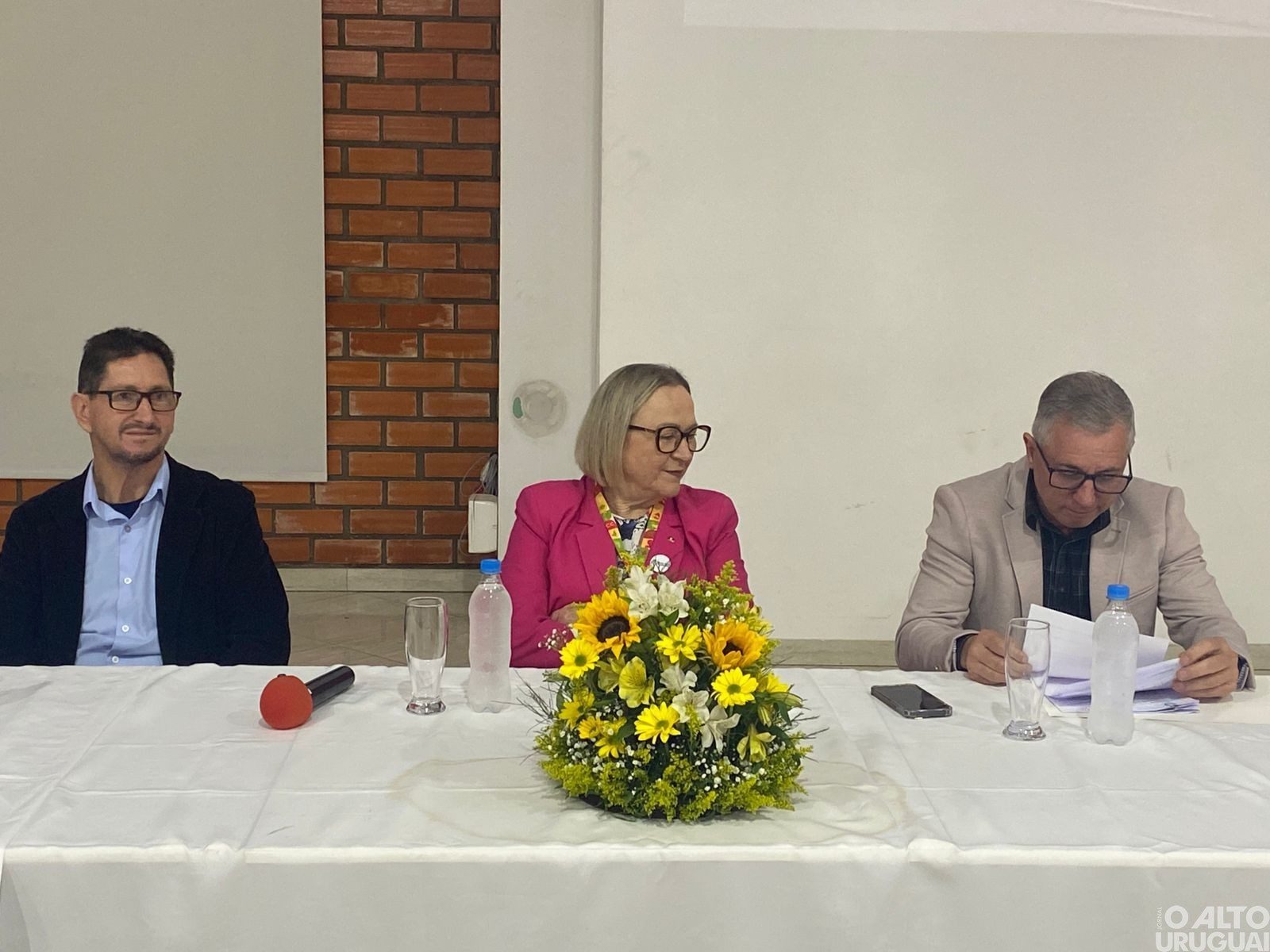 Arita Bergmann visita Hospital São José de Rodeio Bonito