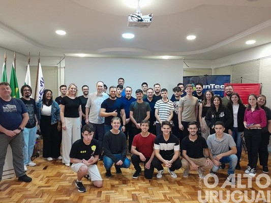 Núcleo de TI da AEFW realiza Firebird Camp no município