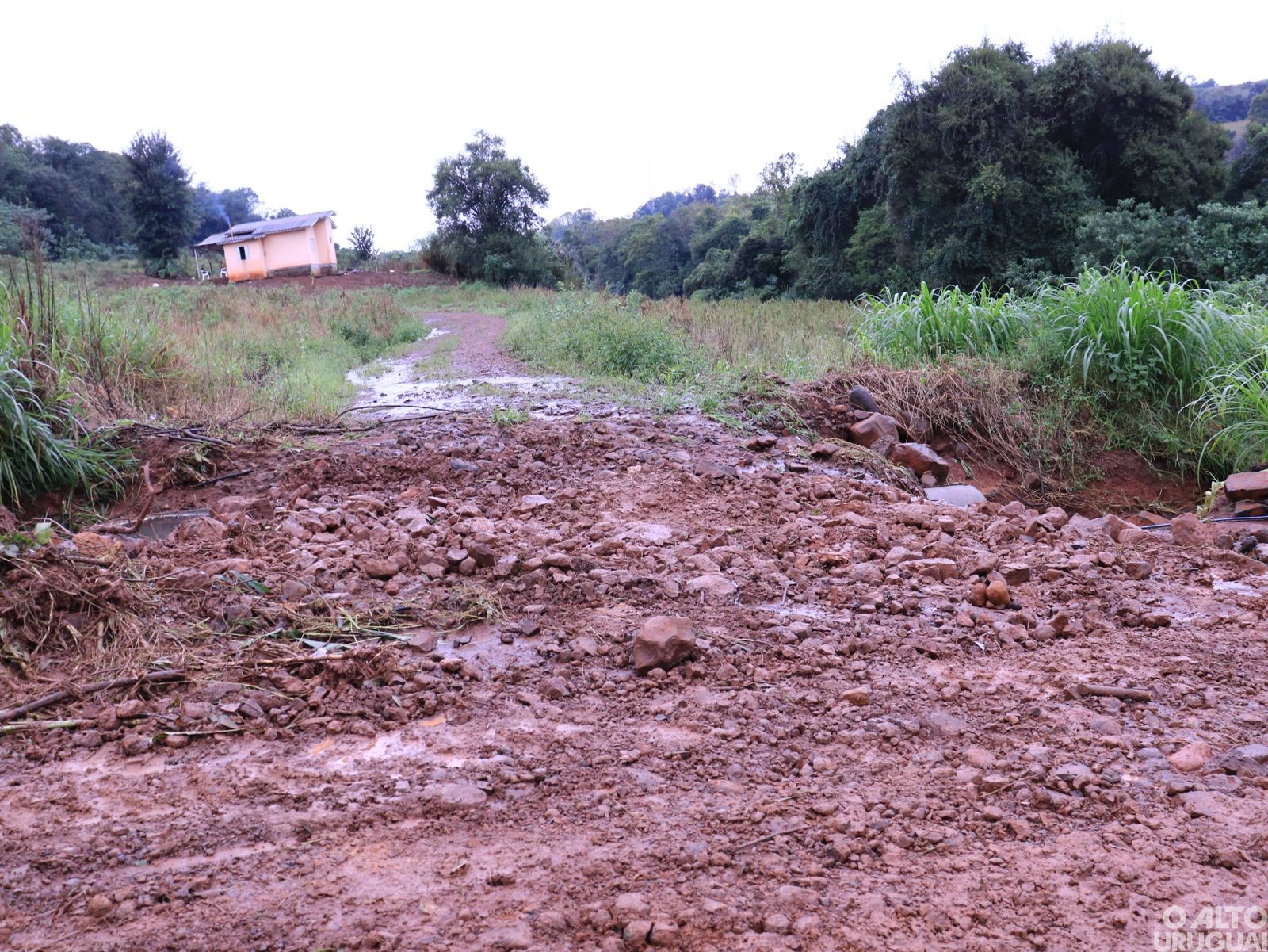 Fortes chuvas causam estragos em Novo Tiradentes