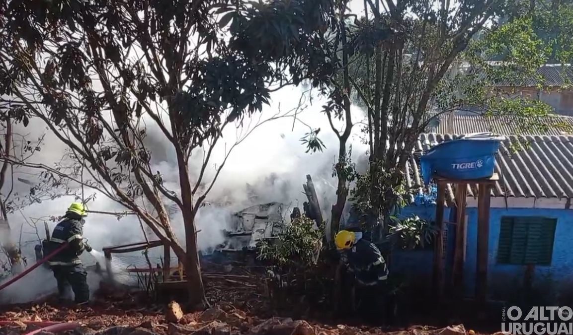 Incêndio destrói residência em Seberi