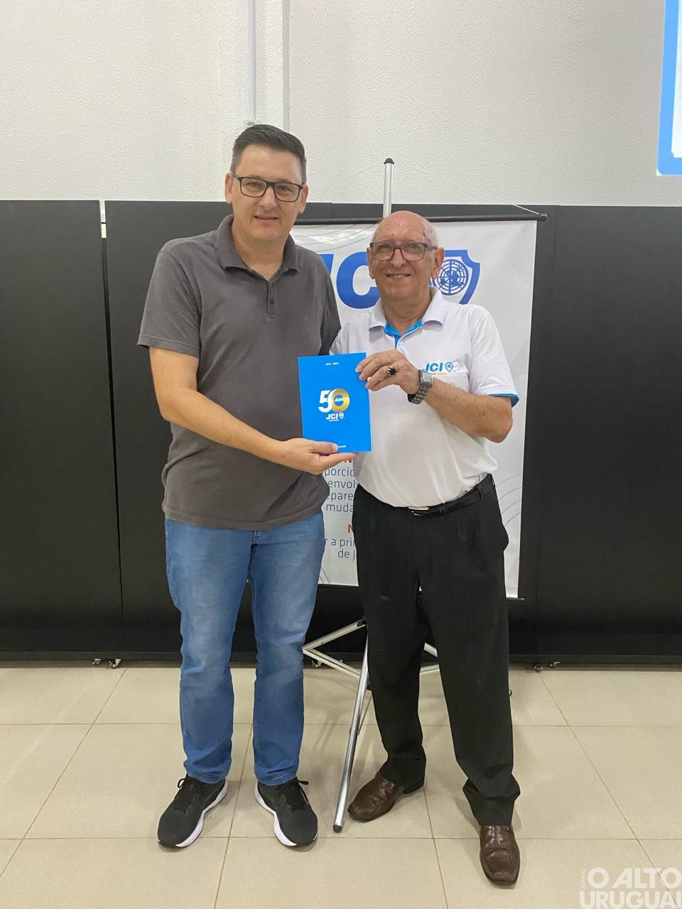 Altair Savoldi lança livro em Rodeio Bonito