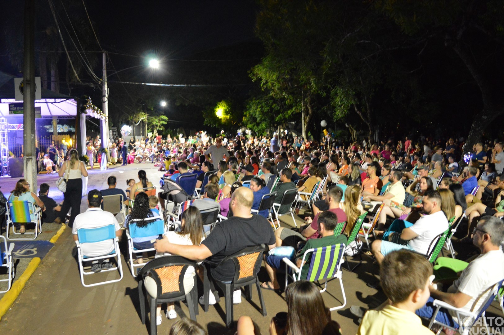 Acendimento de luzes marca a abertura oficial de Natal em Rodeio Bonito