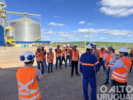 JBS apresenta a estrutura da fábrica de ração em Seberi