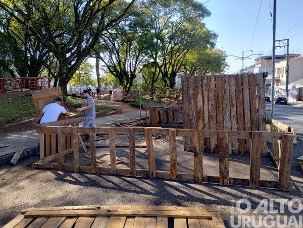 Inicia montagem dos galpões do 43º Acampamento Farrapo de FW
