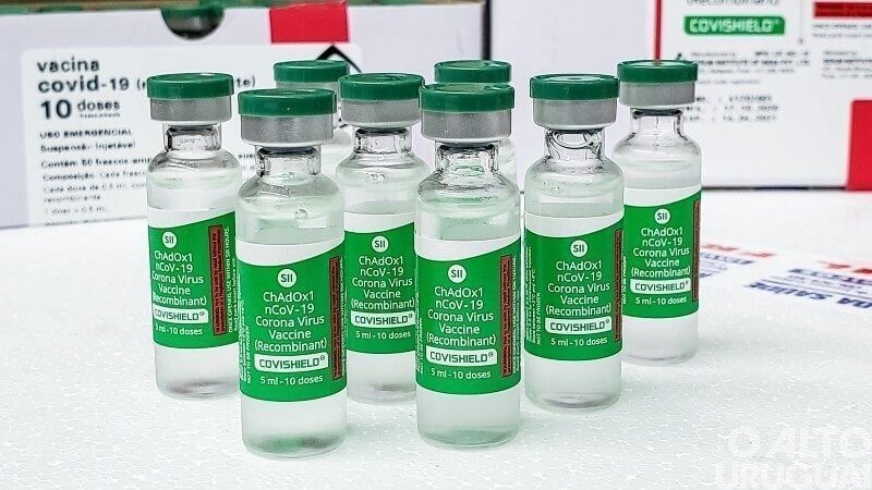 Cinco municípios recebem doses da AstraZeneca para aplicação de reforço. Veja quais são