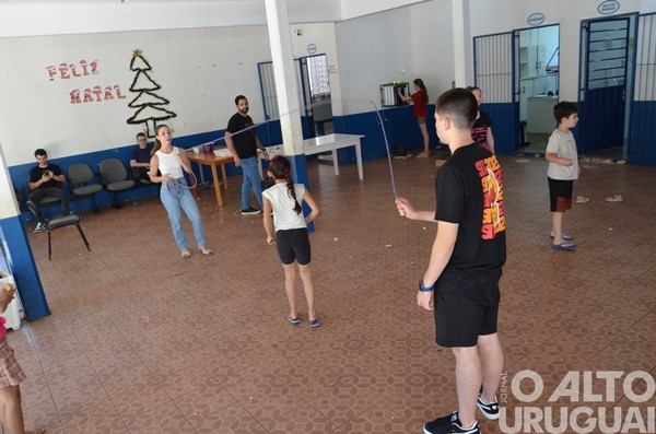 Rotaract de FW promove ação de Natal na Escola Giusto Damo