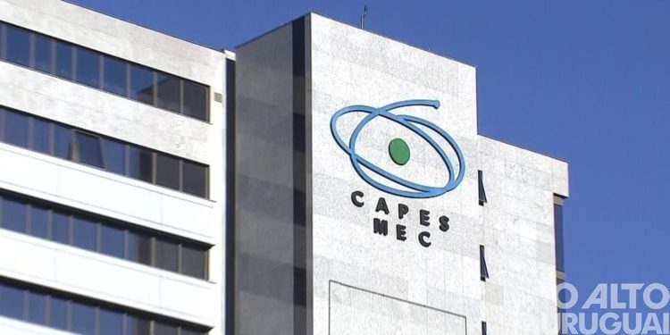 Capes cria grupo de trabalho para promover mulheres no meio acadêmico