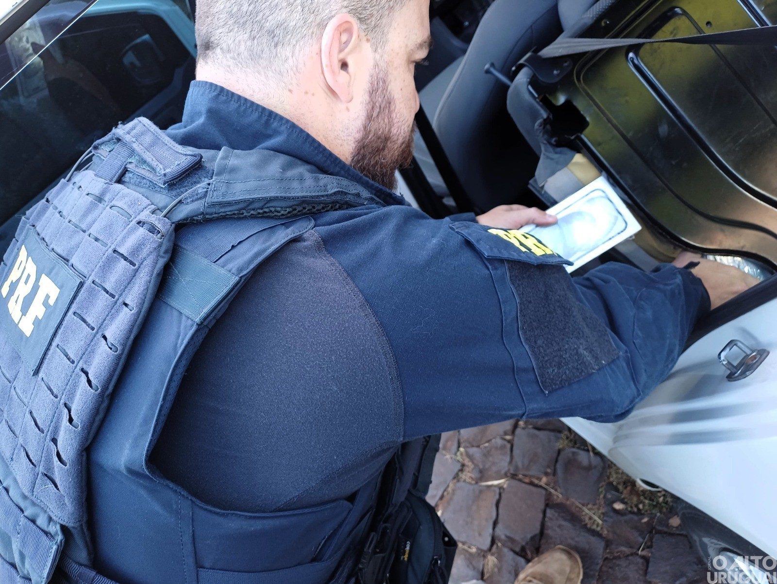 Casal de Alpestre é preso pela PRF com 52 Iphones escondidos no veículo