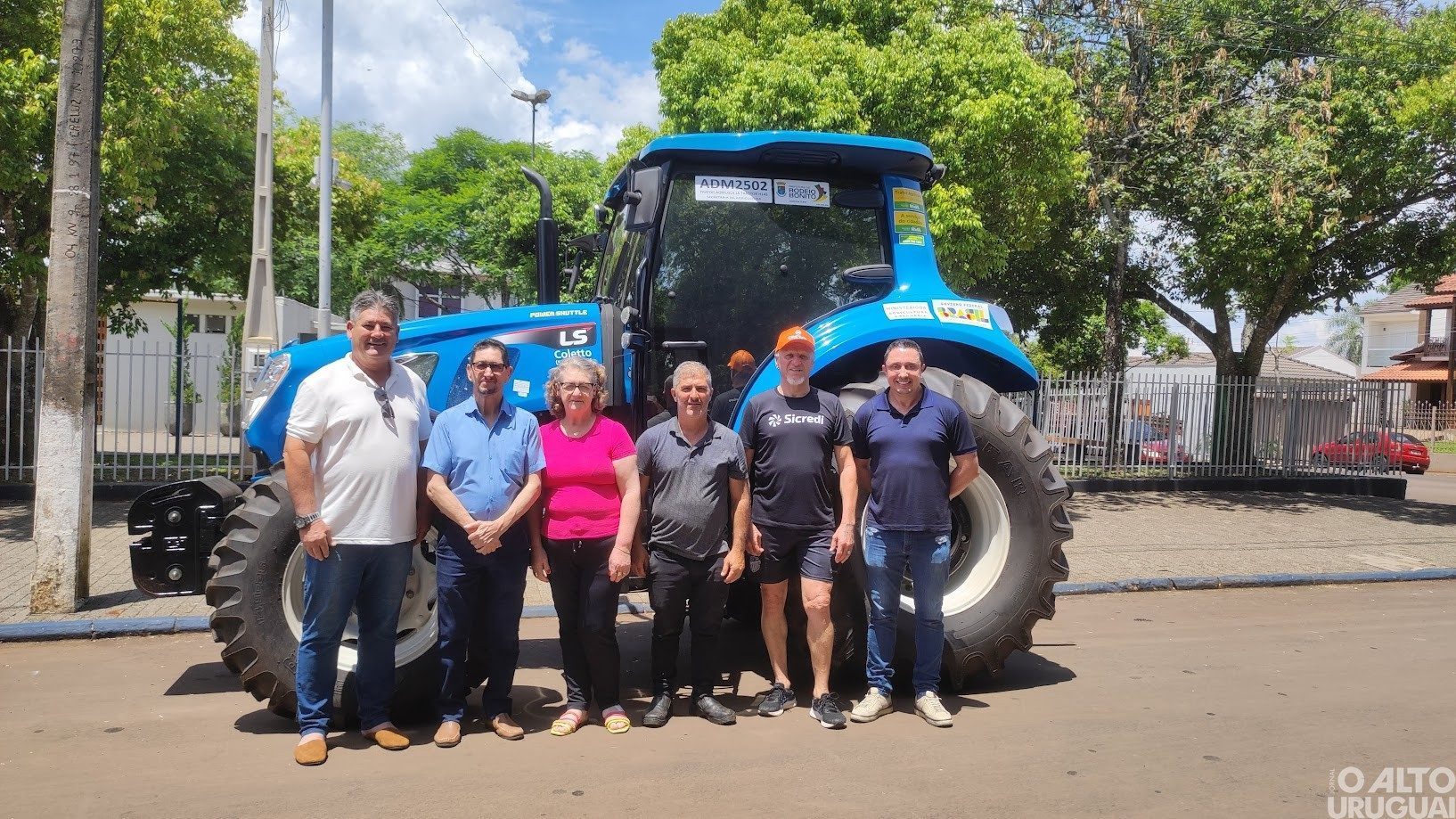 Rodeio Bonito adquire trator para ampliar trabalho voltado à agricultura