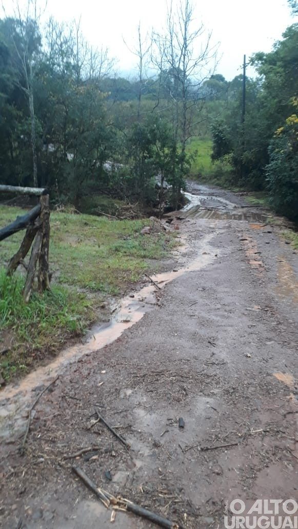 Erval Seco: prefeitura avalia estragos e começa a recuperar estradas