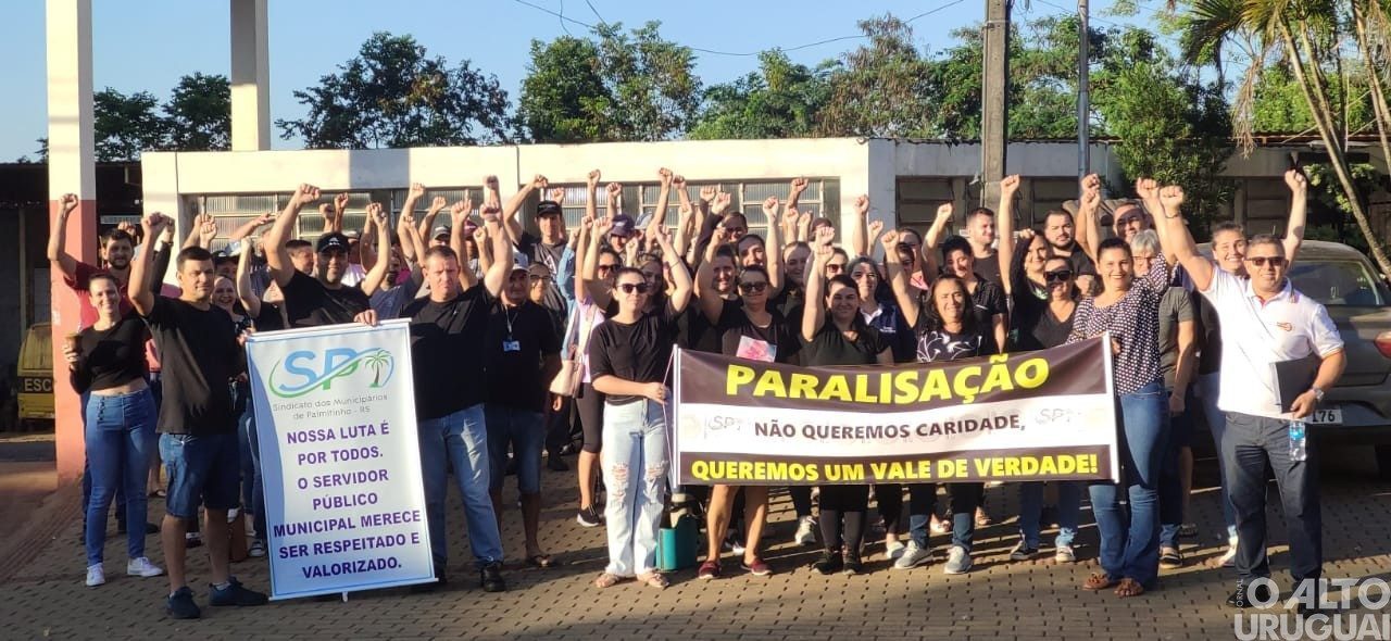 Servidores públicos de Palmitinho realizam paralisação