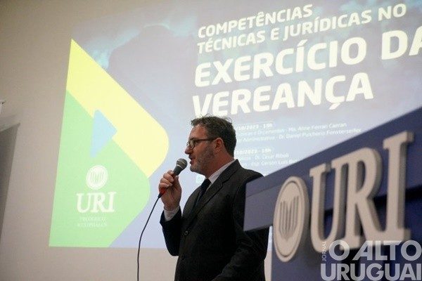 URI/FW lança curso para capacitar vereadores